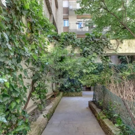 Another Cozy Flat Near St-germain, St-placide Apartamento