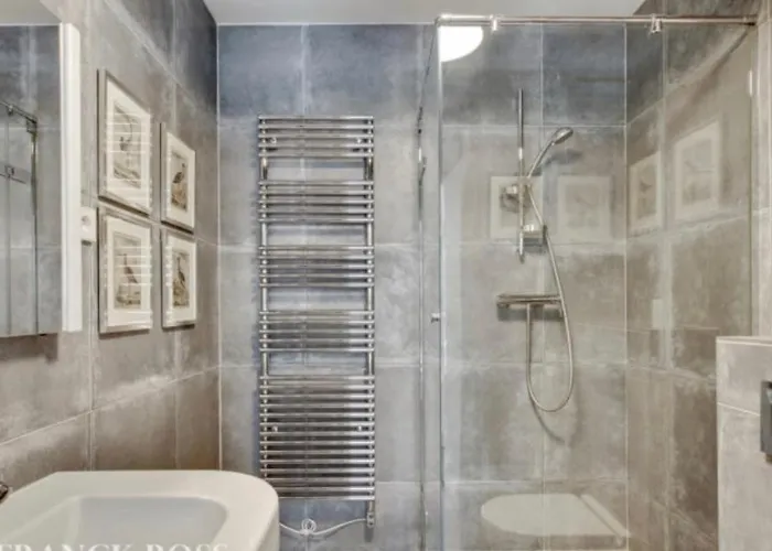 Another Cozy Flat Near St-germain, St-placide *